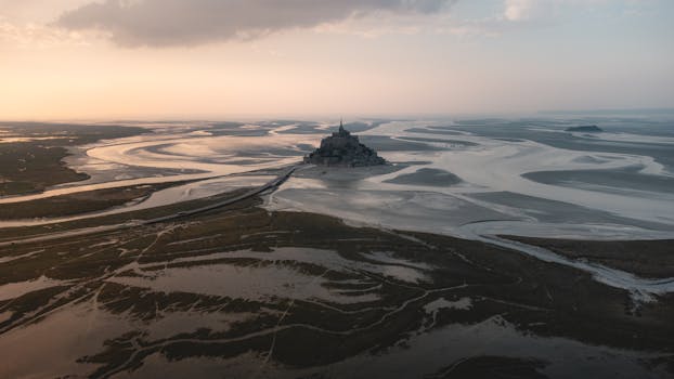 Orlík odkrývá tajemství: Nízká hladina přináší historii i problémy