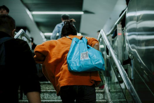 Šok v Paříži: Tři ženy pobodány v metru během špičky